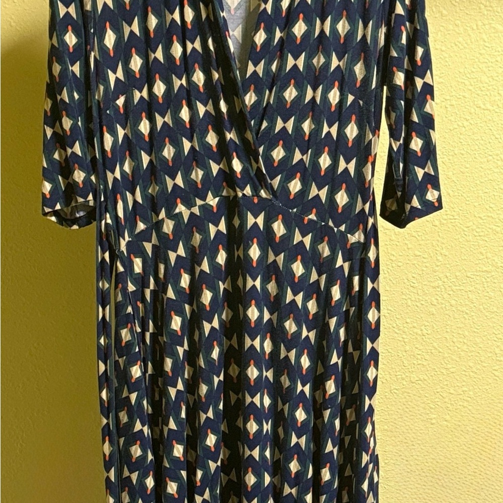 Emerson Lang XL three quarter dress v neck Greenwich wrap dress.